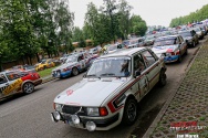 Rallye Český Krumlov: Parkoviště závodních strojů, tentokrát historických